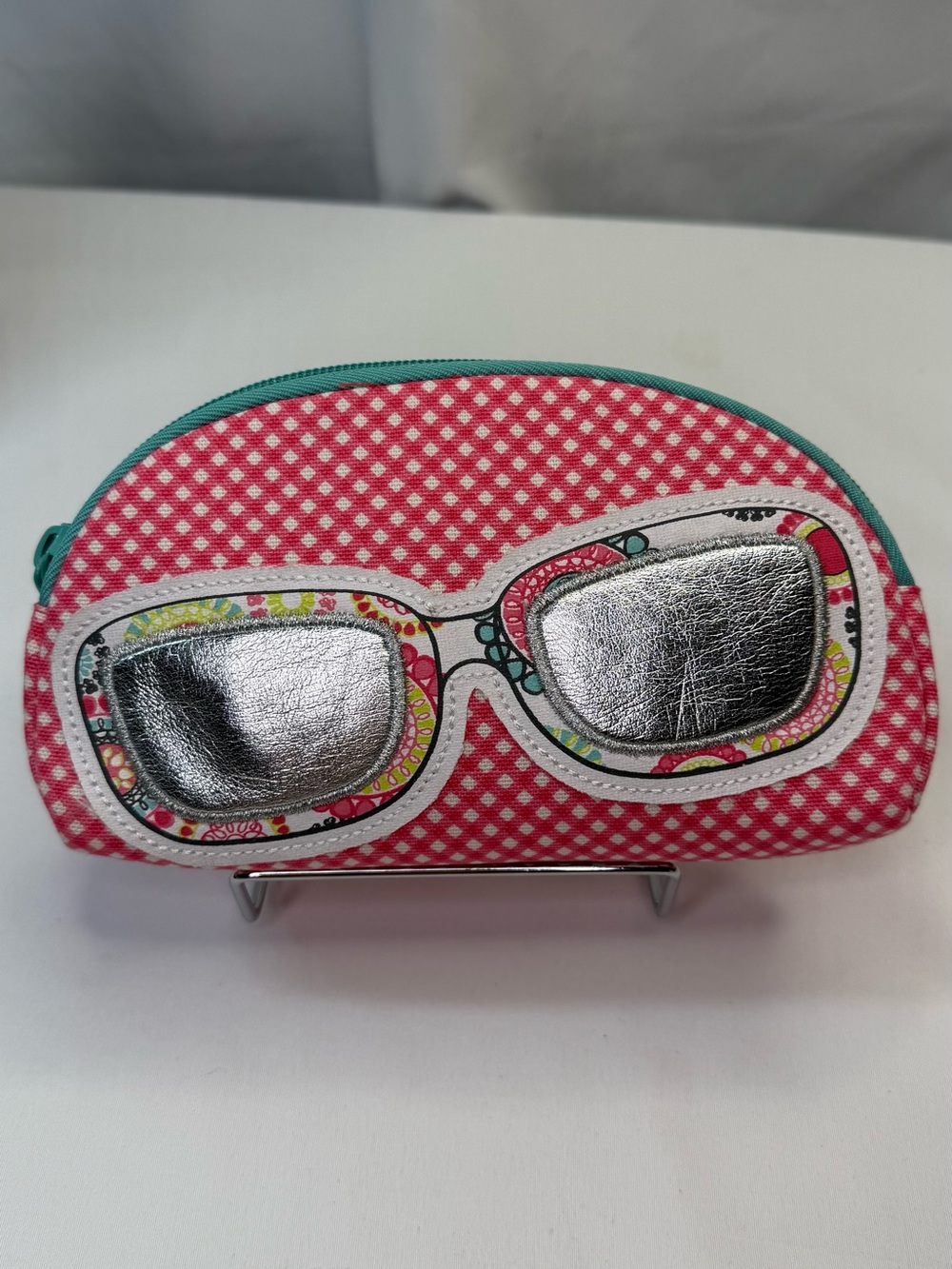 thirty-one Pink Checkered Cosmetic Bag with Teal Trim and Silver Sunglass Accent